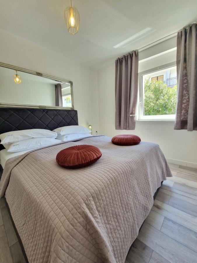 Luxury Apartments Silva With Sea View Округ Горни Екстериор снимка