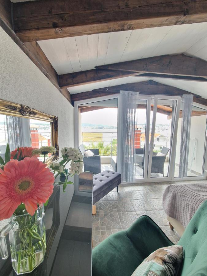 Luxury Apartments Silva With Sea View Округ Горни Екстериор снимка
