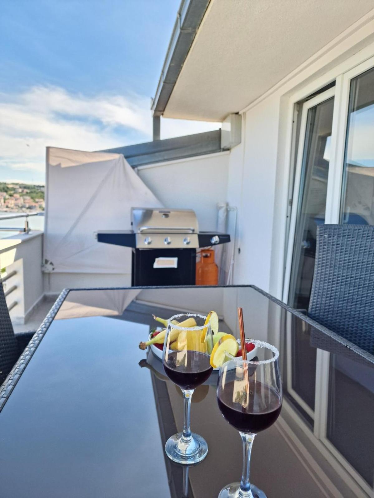 Luxury Apartments Silva With Sea View Округ Горни Екстериор снимка