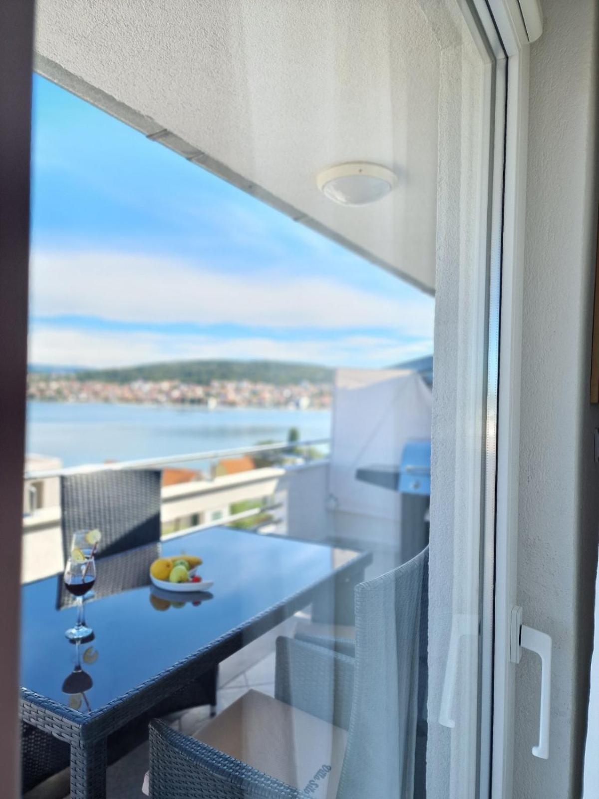 Luxury Apartments Silva With Sea View Округ Горни Екстериор снимка