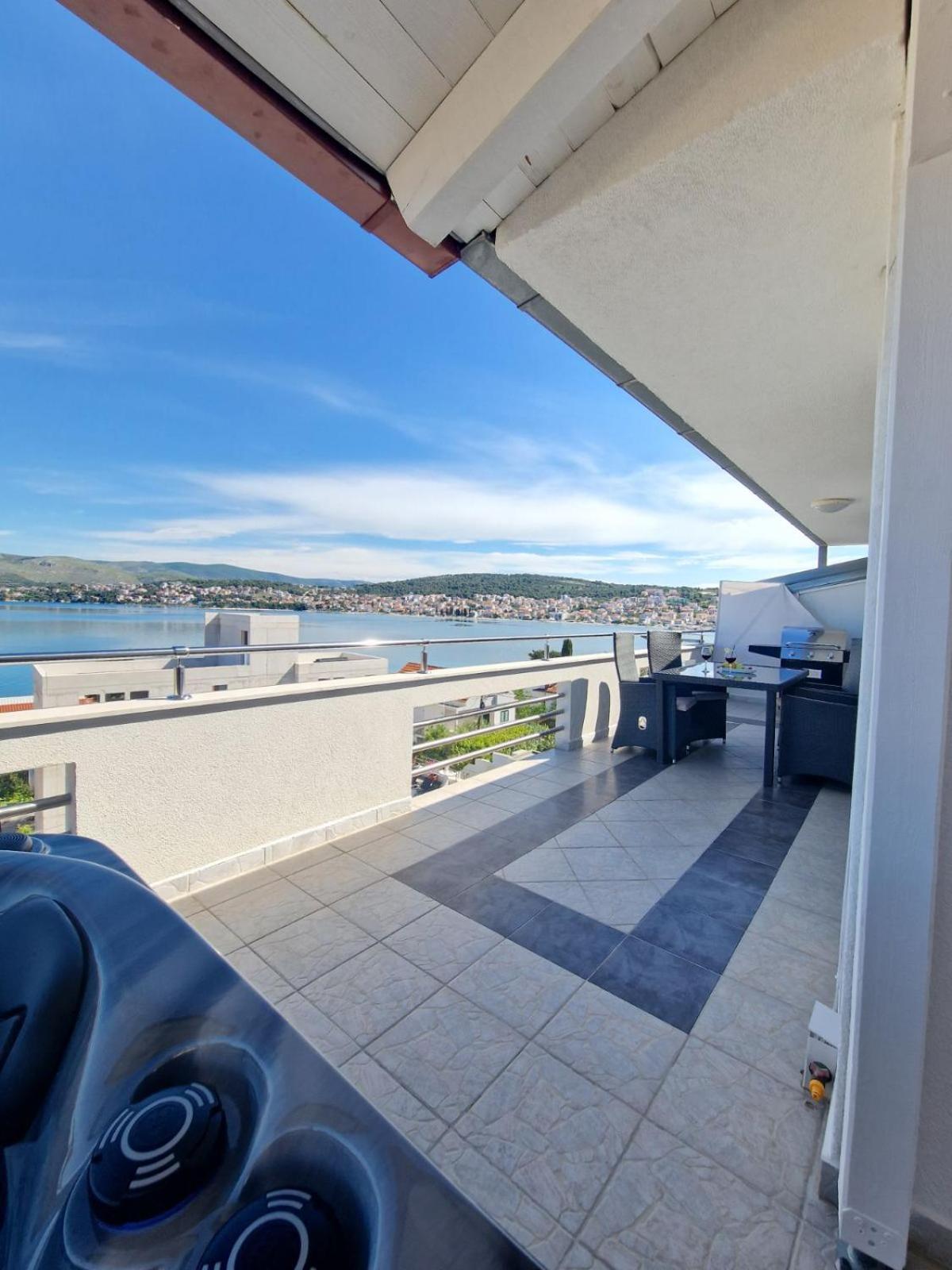 Luxury Apartments Silva With Sea View Округ Горни Екстериор снимка