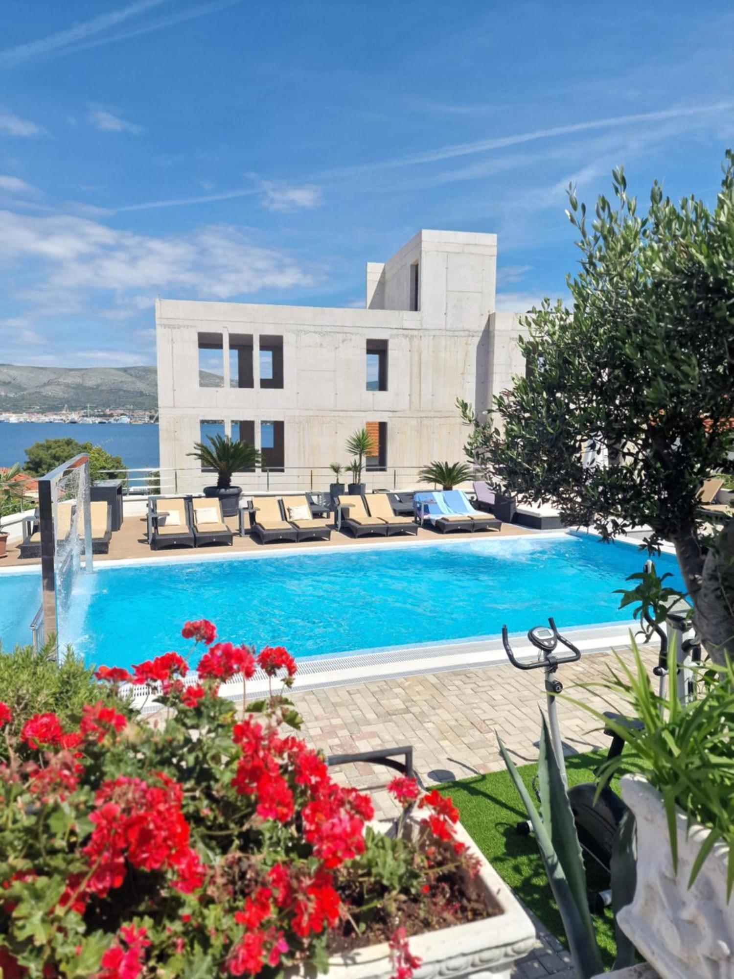 Luxury Apartments Silva With Sea View Округ Горни Екстериор снимка